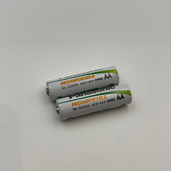 2 PANASONIC RECHARGEABLE AA BATTERIES 1100mAh - Picture 3 of 3